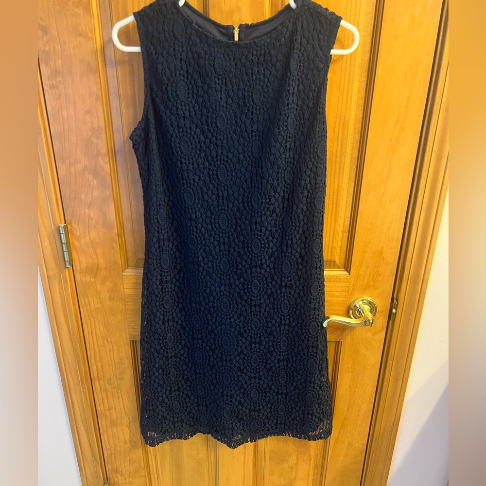 Women’s Sharagano size 6. Navy Blue sleeveless dress.